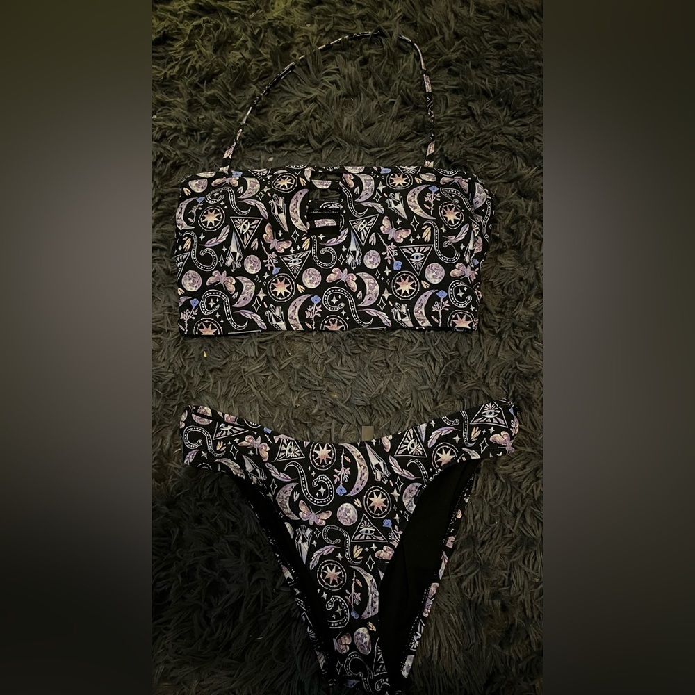 Hot Topic bathing suit 2 piece Large